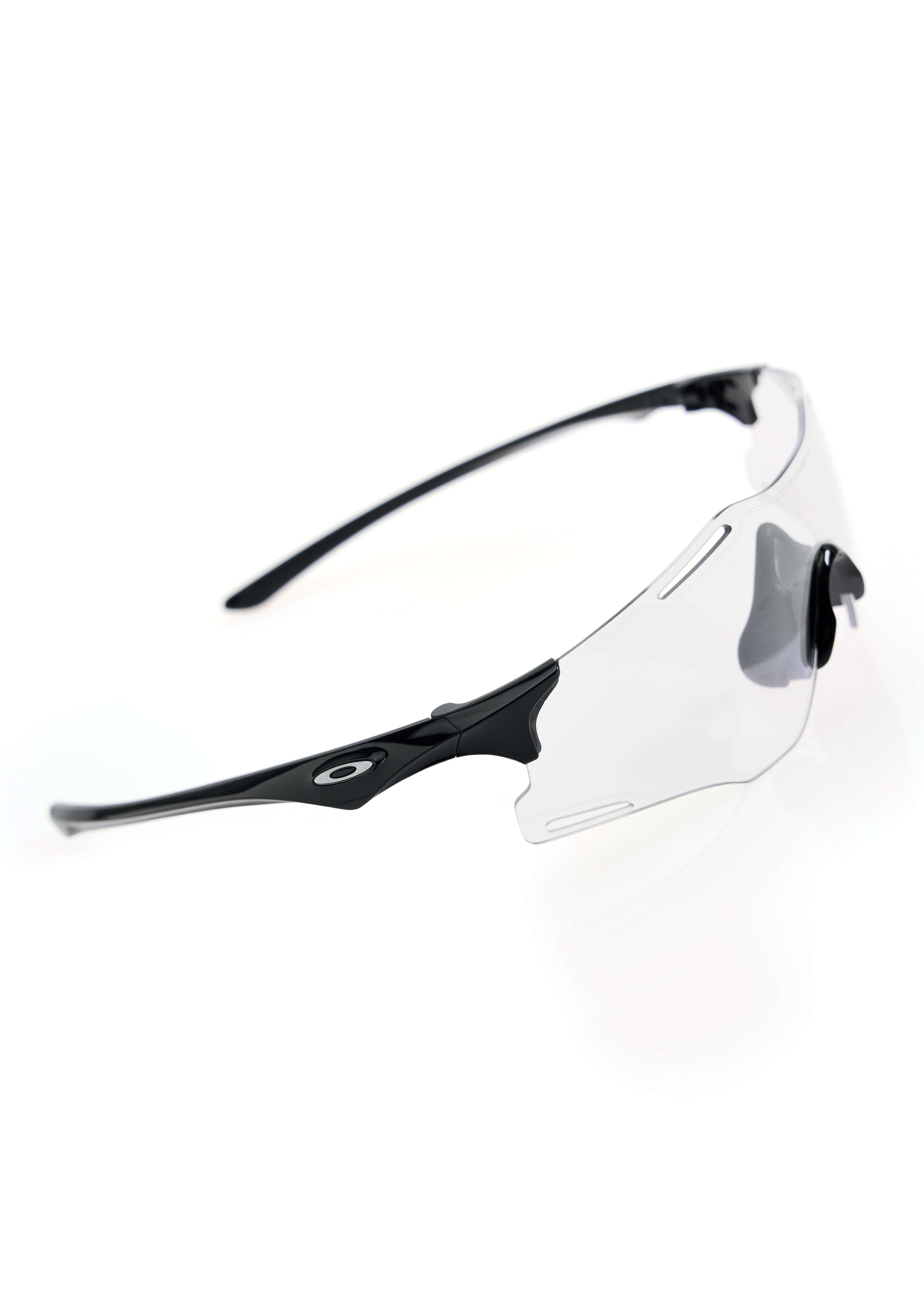 Oakley Cybr Zero Polished Black Clear to Black Iridium Photochromic