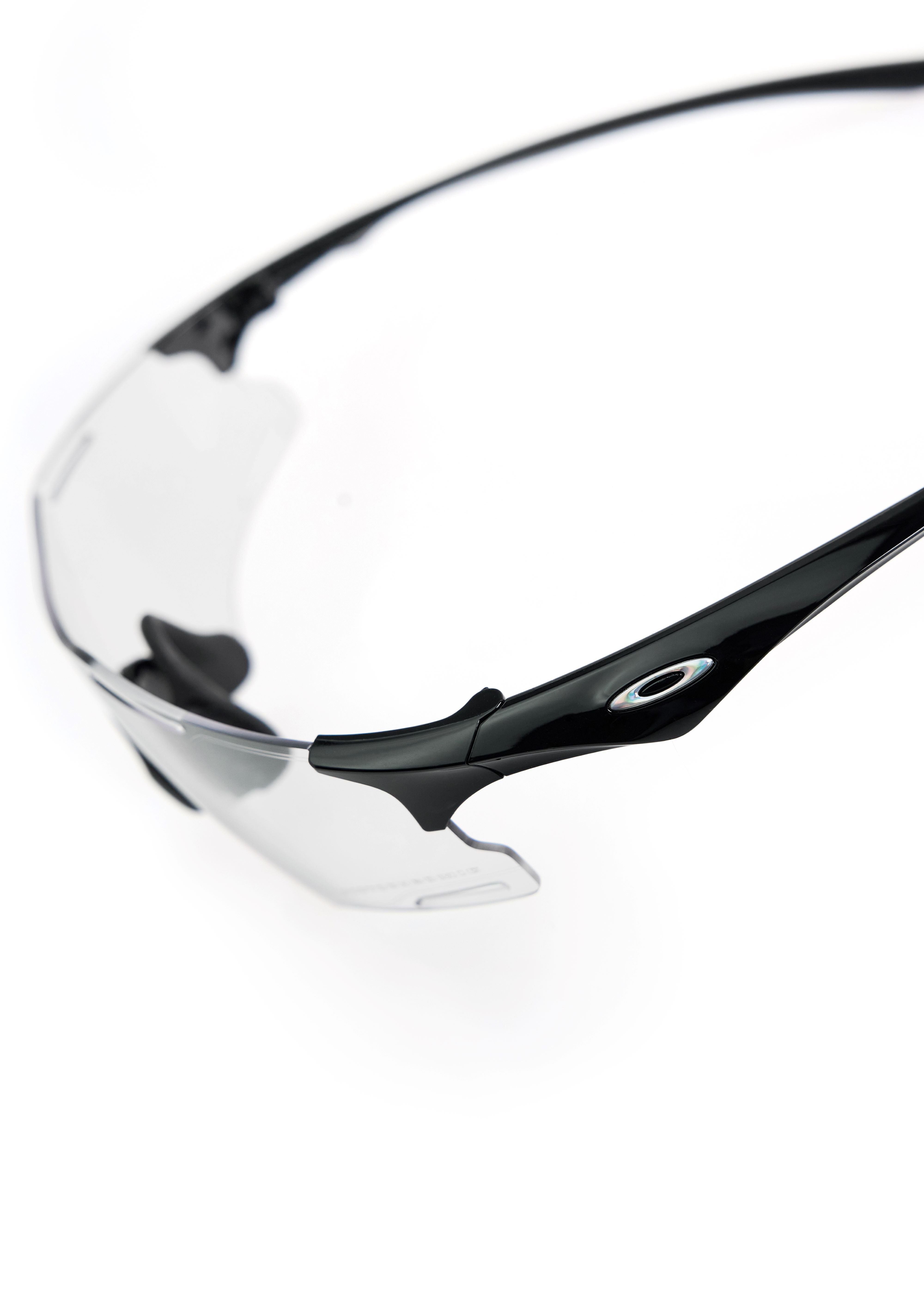 Oakley Cybr Zero Polished Black Clear to Black Iridium Photochromic