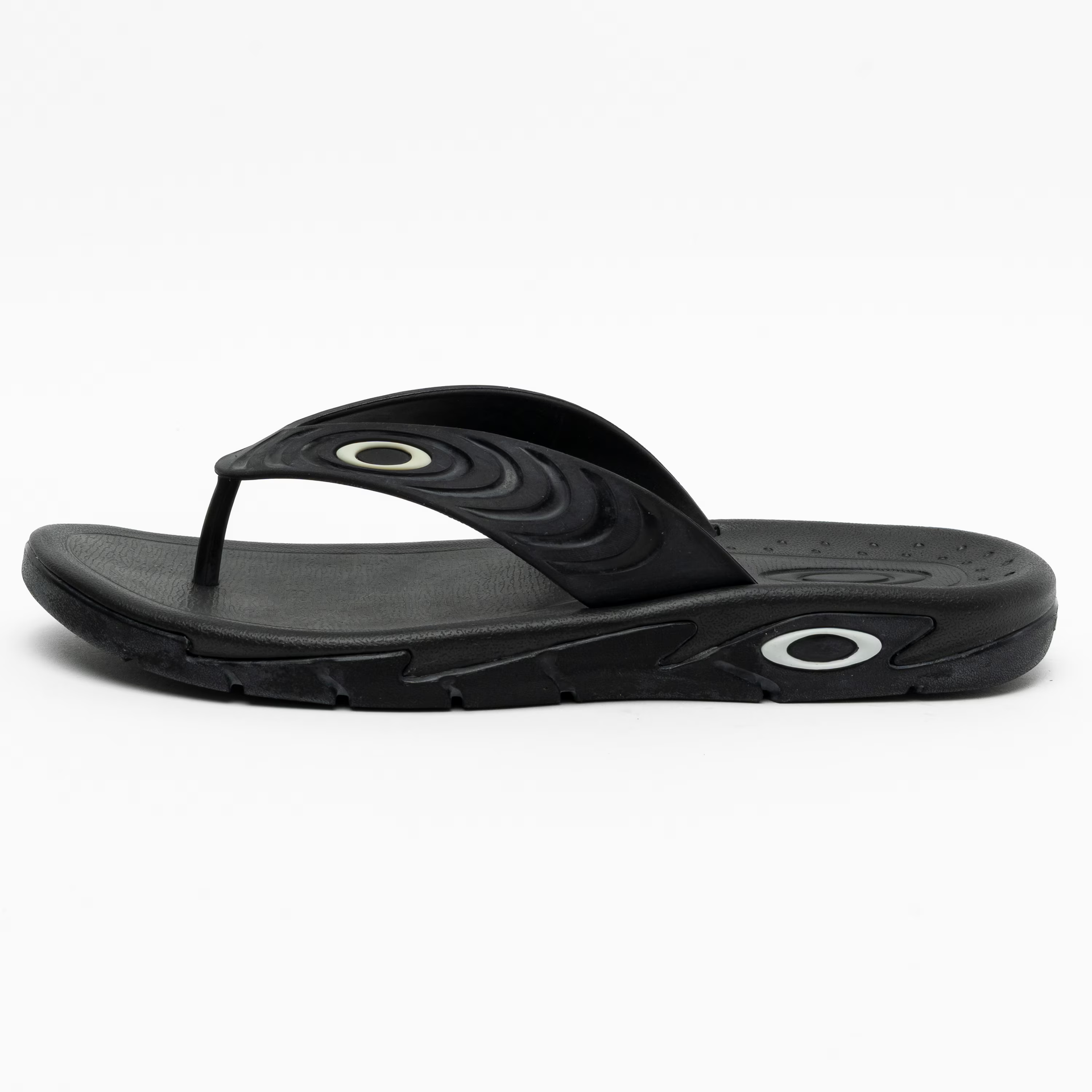 Chinelo Crowd