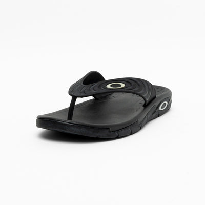 Chinelo Crowd